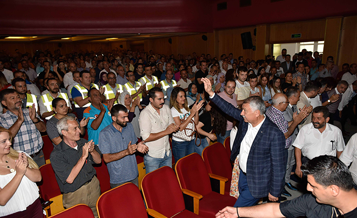 Adana Büyükşehir çalışanına 600 lira bayram ikramiyesi