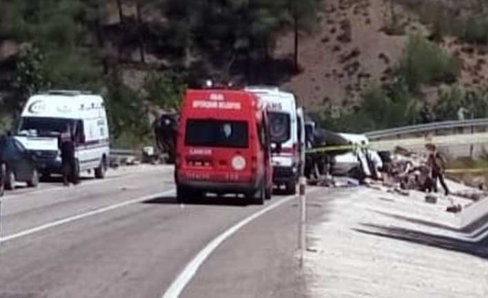 Adana'da korkunç kaza; 1'i çocuk 5 ölü